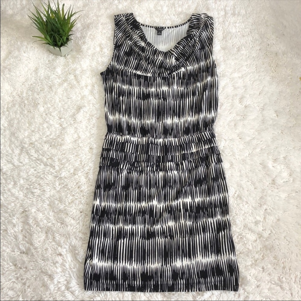 Ann Taylor Jersey dress size Medium black white